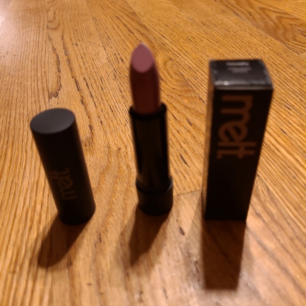 MELT COSMETICS ULTRA MATTE LIPSTICK SHADE NOVELTY